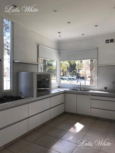 Imagen 8 de 27 de Venta - Casa En El Lauquen - Canning