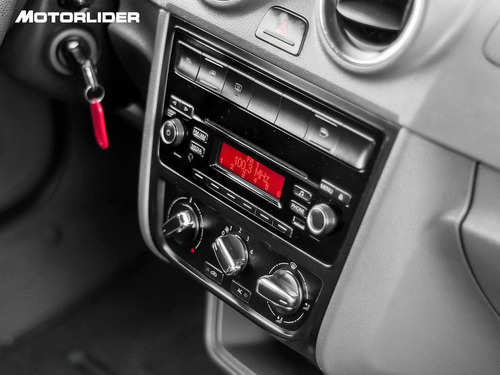 Imagen 17 de 25 de Volkswagen Gol 1.6 Trendline | Permuta / Financia