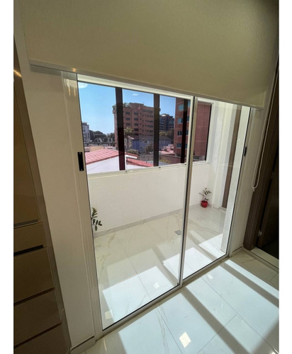 Apartamento En Venta, Res. Jade, Urb. La Soledad.