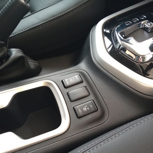 Nissan Frontier Le 4x4 At