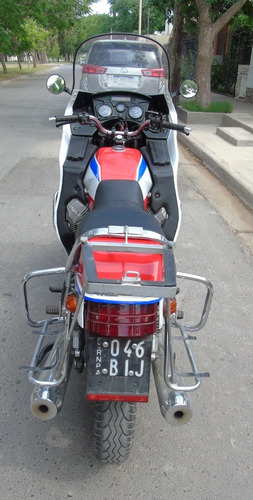 Imagen 10 de 15 de Moto Guzzi T5 1000