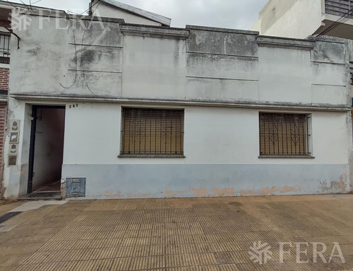 Venta Casa De 8 Ambientes Con Patio En Wilde