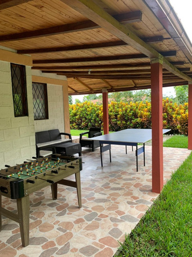 Alquilo Corta Estancia Casa Campestre Quinta Vacacional Silanche Vía Los Bancos 3 Cuartos, 2 Baños, Parqueadero, Amoblado, Area Común, Piscina, Canchas, Serv Básicos, Clima Cálido A 2hrs De Quito