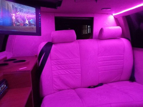 Imagen 7 de 8 de Limusina Rosa Peugeot De Coleccion