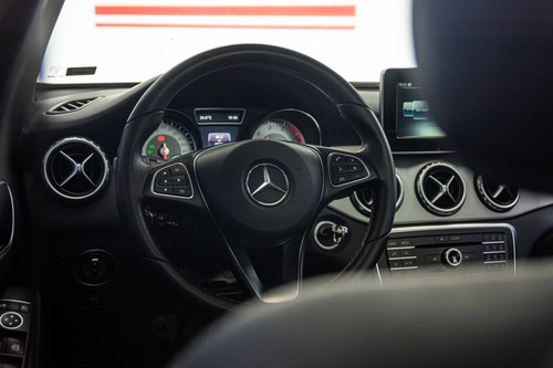 Mercedes Benz Clase Gla 1.6 200 Urban At 2016