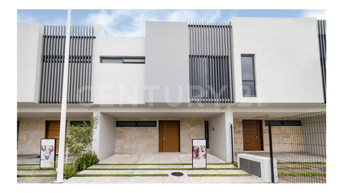 Casa Con Roof Garden En Venta, Tossá Residencial, Tlaquepaque Jal