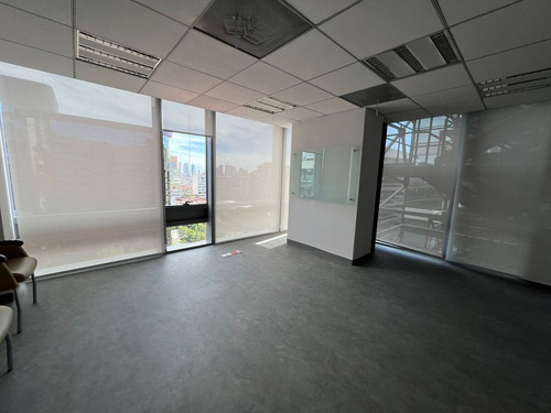 Renta De Oficina Acondicionada Y Amueblada De 633.35 M² En Polanco