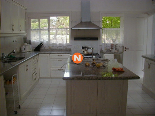 Casa En Venta, Golf, Punta Del Este, 5 Dormitorios.- Ref: 205482