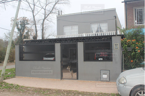 Casa De 2 Dormitorios, Con Garage, Quincho Y Parrilla