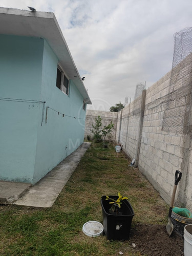 Casa En Venta En Col. Francisco I. Madrero Con Amplio Jardín Y Apta A Créditos