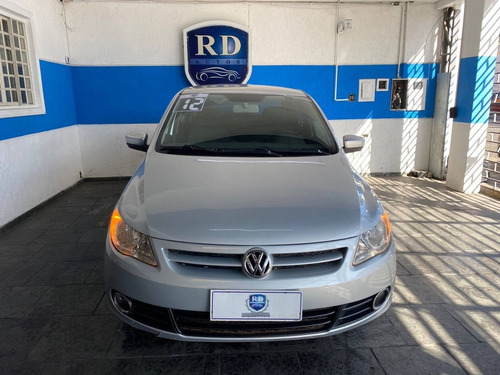 Imagem 2 de 15 de Volkswagen Voyage 1.0 Mi 8v Flex 4p Manual 2012 Prata