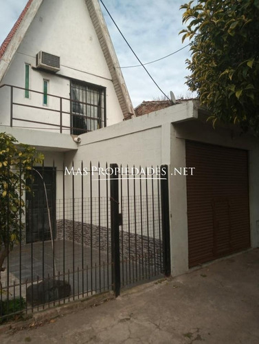 Imagen 1 de 5 de Casa En Venta En Monte Grande Con Local Y Departamento