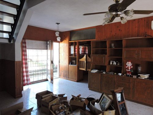 Venta Casa De 3 Dormitorios Frente Al Shopping
