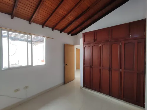 Casa En Arriendo En Prados Del Este. Cod A30680