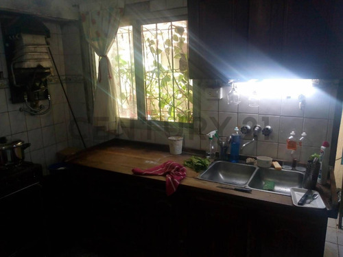 Casa A La Venta Interna De 2 Dormitorios En Santa Fe.