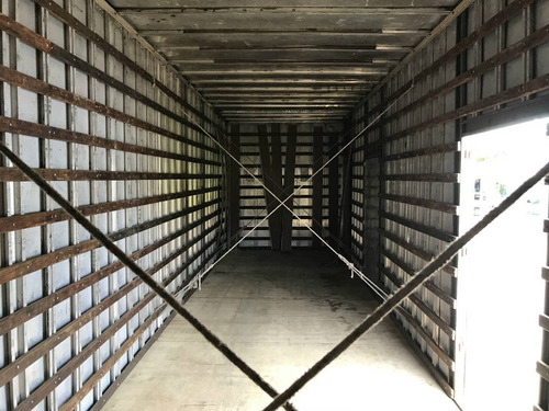 Imagem 5 de 6 de Bau Para Truck