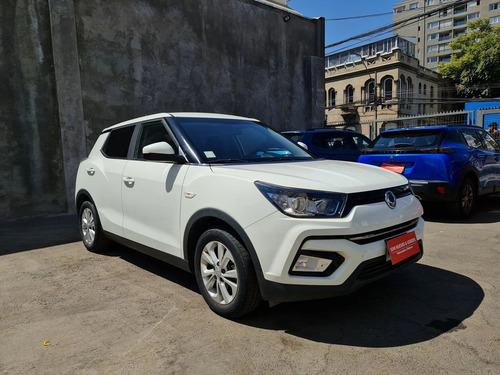 SsangYong Tivoli TX1011 GAS 4x2 MT