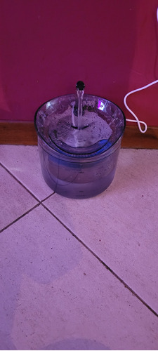 Fuente de agua para gatos, funciona con pilas, 2L/67 onzas, con detección  infrarroja automática, fuente de agua para mascotas para gatos/perros en el