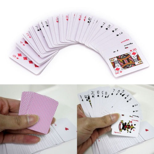 Lindo Mini Pequeña Jugando A Las Cartas Familiares Póker Via