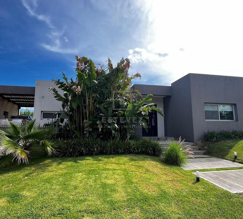 Casa En Venta, 3 Dormitorios, Pileta, Barrio Cerrado, Escobar, G.b.a. Zona Norte