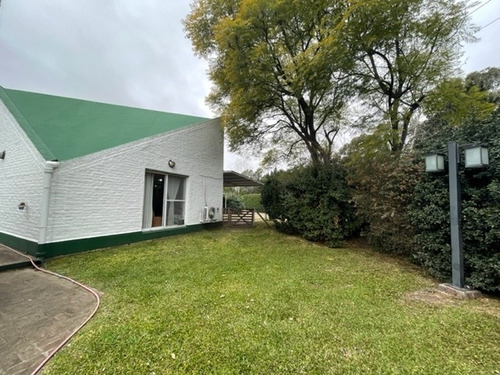 Imagen 1 de 9 de Venta - Casa A Reformar En Barrio Los Rosales - Canning