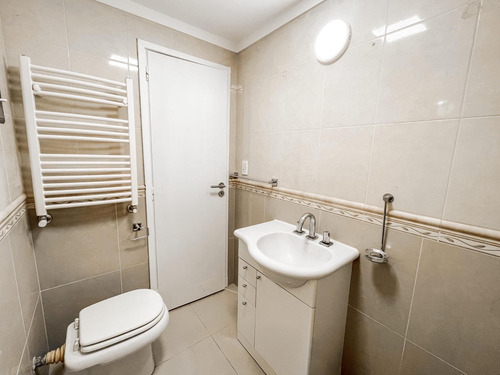 Casa En Venta - 4 Dormitorios 3 Baños - Cochera - 302,40mts2 - Mar Del Plata
