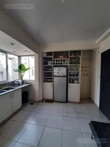 Imagen 12 de 16 de 3 Ambientes Apto Profesional O Vivienda - Piso Alto Con Mucha Luz Y Sol.