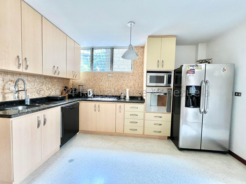 Alquiler De Amplio Apartamento En Las Mercedes / Cl. Mls-24-18737