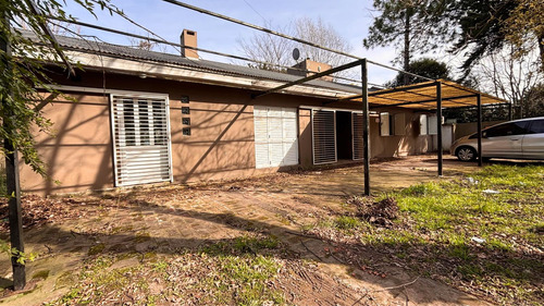 Casa En Villa Elisa De 3 Dormitorios Con Parque