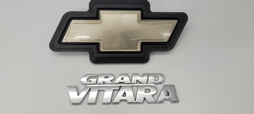 Chevrolet Grand Vitara Emblema Persiana Y Atrás 