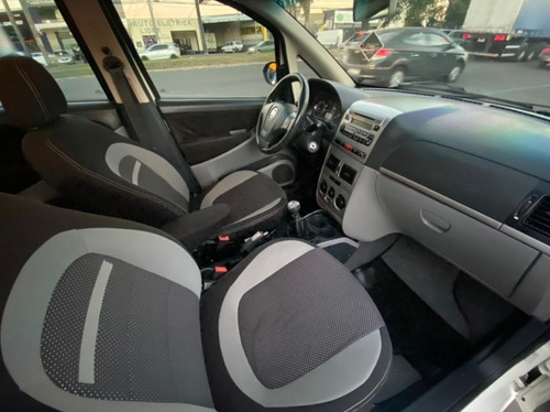 Imagem 8 de 12 de Fiat Idea Sporting 1.8