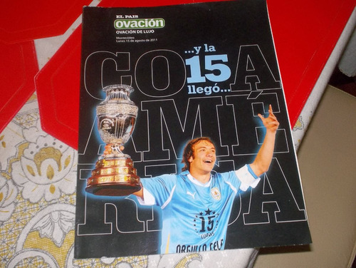 Revista De Futbol Uruguayo Ovacion