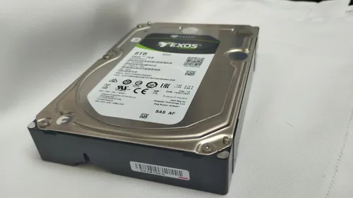 Disco Duro Interno Seagate Exos 7e8 8 Tb