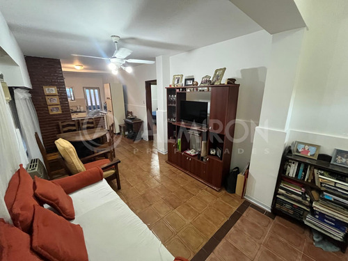 Muy Buen Ph De 3 Ambientes Al Frente En Excelente Barrio - Apto Credito