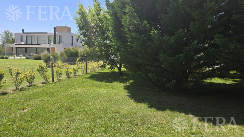 Venta De Terreno De 1163 M2 En Altos De Brandsen Los Cipreses