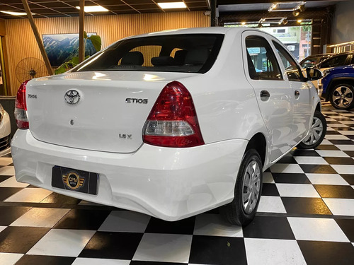 Toyota Etios 1.5 Sedan X
