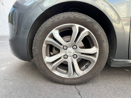 Peugeot 208 Premier 1.2 MT