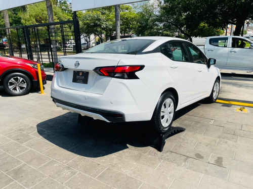 Imagen 6 de 8 de Nissan Versa Sense Blanco 2020
