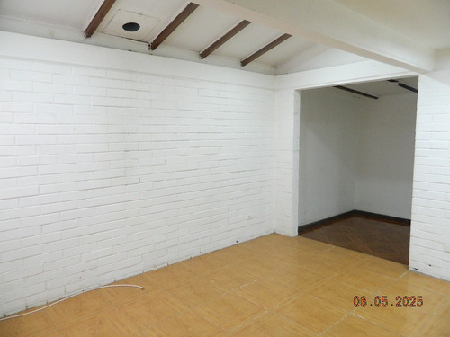 Excelente, Casa 2 Pisos, Los Prados Del Valle