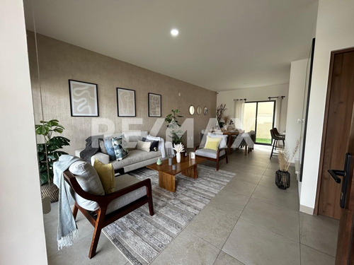 Casa En Venta En El Los Olvera, Corregidora, Qro.