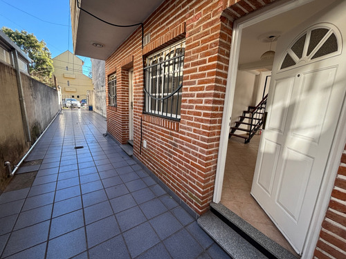 Venta Dúplex 2 Dormitorios Ramos Mejía Con Cochera