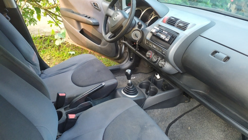 Imagem 2 de 9 de Honda Fit 2005 1.4 Lx 5p