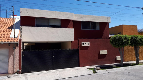 Casa En Venta En Lomas 3a. Secc., San Luis Potosi, S.l.p.