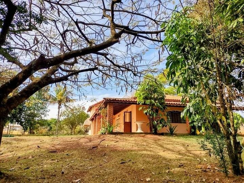 Imagem 1 de 25 de Chácara 3000m2, Casa Sede Com 3 Dormitórios Sendo 1 Suíte, Piso Em Porcelanato, Piscina, Quarto De Ferramentas - Ch00174 - 70327373