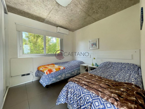Imagen 20 de 26 de Excepcional Y Practica Casa De Dos Plantas En Residencia Privada! - Punta Del Este La Residence