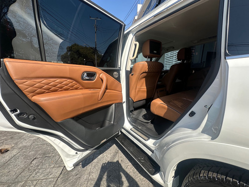 Infiniti QX80 5.6l Perfection 8 Pasajeros At