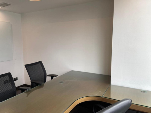 Arriendo Oficina Amoblada