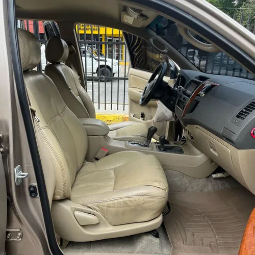 Toyota Fortuner 2012 4x4