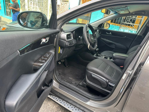 Imagen 15 de 15 de Kia Sorento Sorento Xl