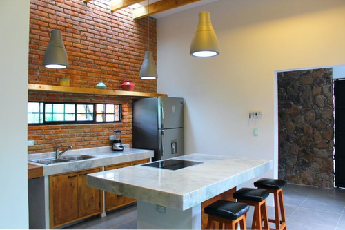 Imagen 3 de 30 de La Casa De Los Arboles Grandes En Venta, Fracc. Villa De Los